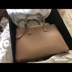 NEVER used Prada Galleria handbag.
